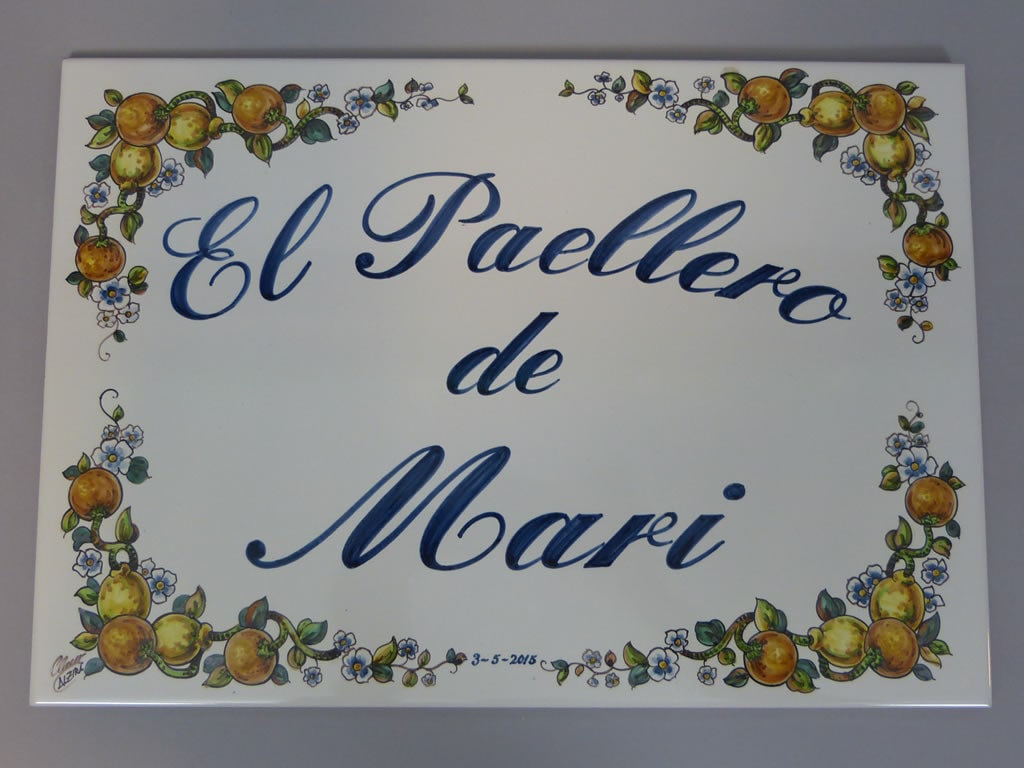 Heritage Pottery Placa conmemorativa personalizada de porcelana de hueso  para un 45 aniversario de boda, diseño de campanas de boda con borde azul